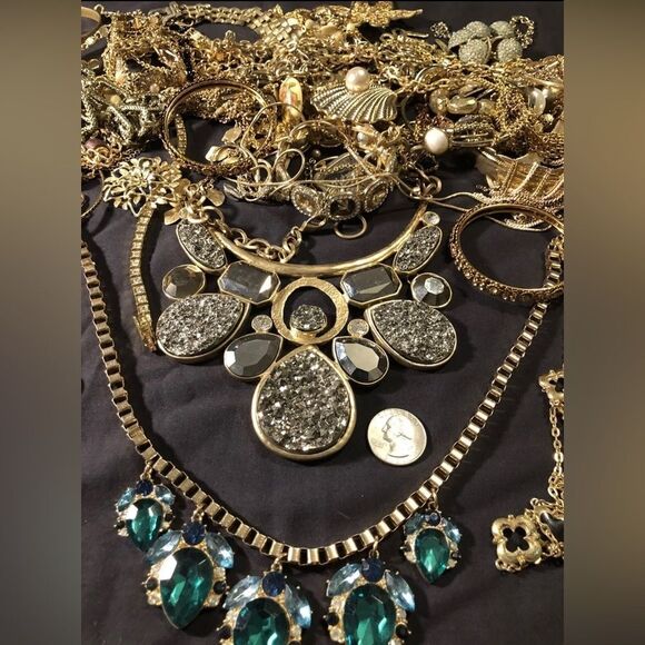 Huge 3 LB Vintage Modern Jewelry Lot- MYSTERY BOX! Wearable Estate Sale Designer - Picture 3 of 16